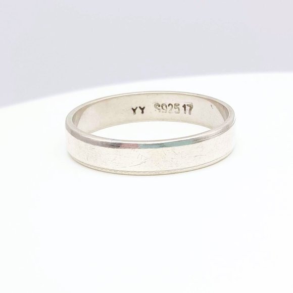 Vintage Jewelry - Vintage 925 Sterling Silver SIGNED Beveled Edge Ring